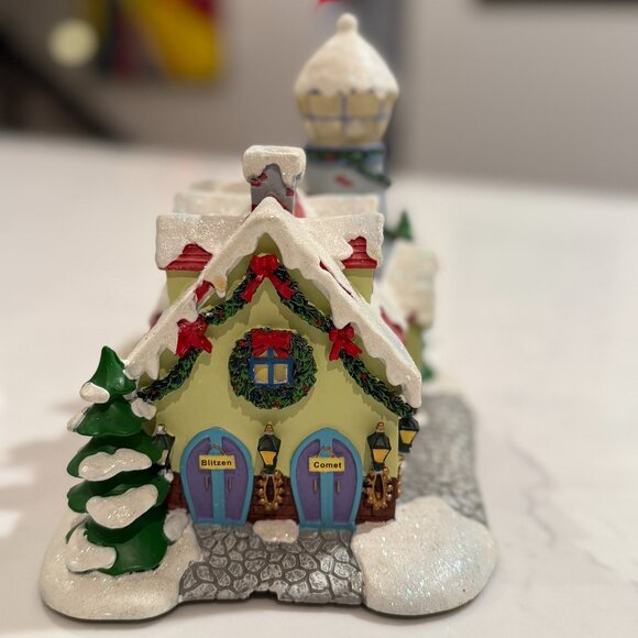 Hawthorne Village - "Watch Tower and Reindeer Barn" Piece - Picture 1 of 9